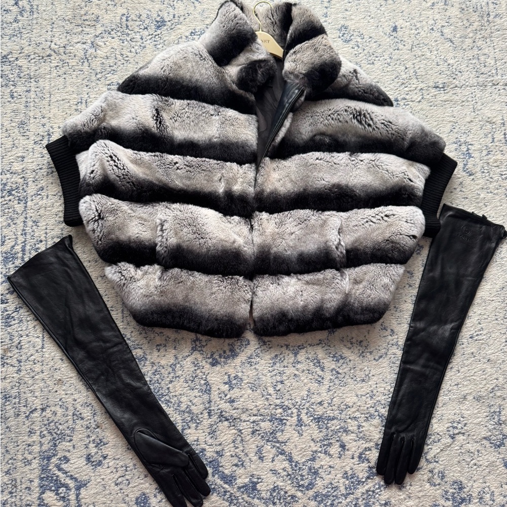 Stunning Women's beaver Fur Jacket with leather gloves. Showstopper!
